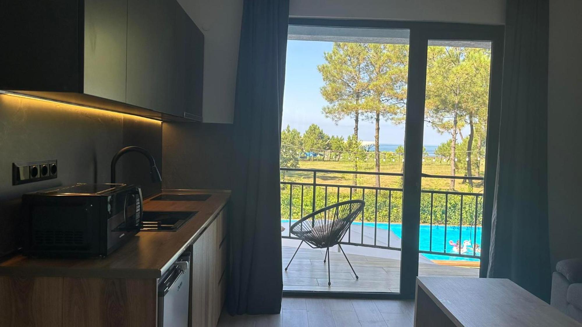 Iveria Elli Hotel Шекветили Экстерьер фото